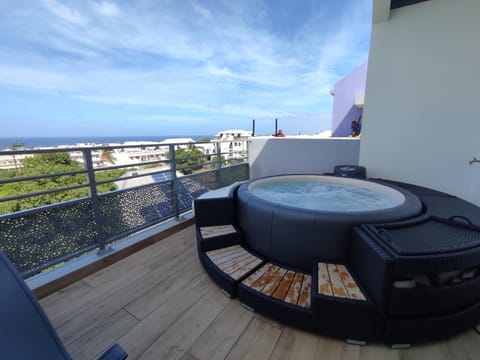 Patio, Hot Tub