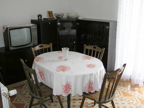 TV and multimedia, Living room, Dining area