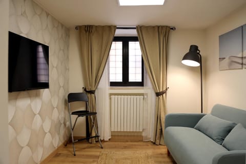 Bed, Living room