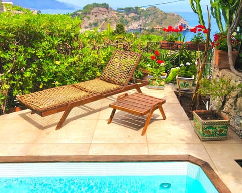 Landmark view, Sea view, Swimming pool