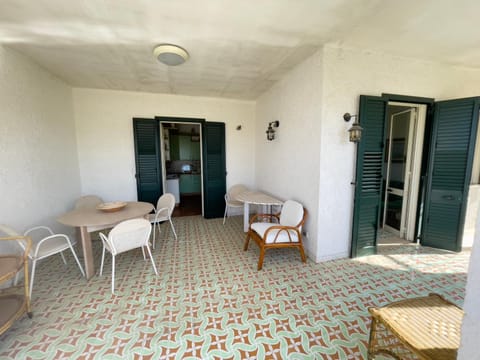 Patio, Balcony/Terrace, Balcony/Terrace, Living room, Dining area