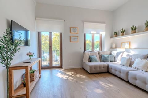 Living room, Photo of the whole room