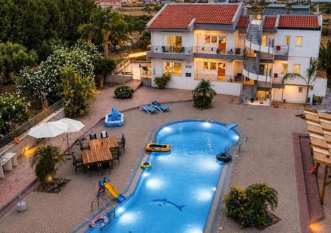 Property building, Patio, Patio, Off site, Day, Night, Natural landscape, Bird's eye view, Garden, Balcony/Terrace, Garden view, Garden view, Pool view, Pool view, Sea view, Swimming pool, Sunrise, Sunset, sunbed, sunbed