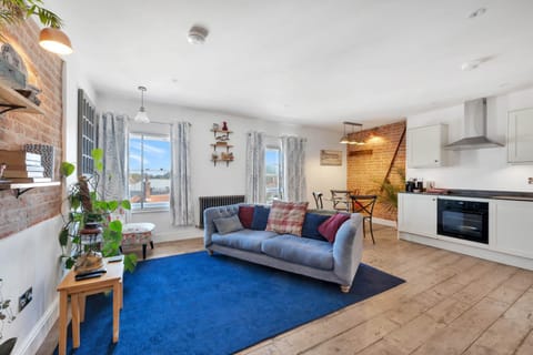 Kitchen or kitchenette, Living room, Seating area
