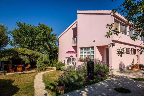 Property building, Summer, Garden