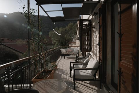 Property building, Balcony/Terrace