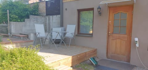 Two room 54m2 apt, WiFi, free parking, terrace, near central park Apartment in Helsinki