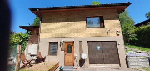 Two room 54m2 apt, WiFi, free parking, terrace, near central park Apartment in Helsinki