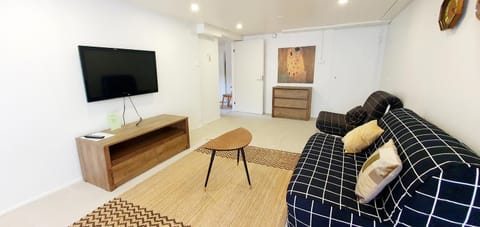 Two room 54m2 apt, WiFi, free parking, terrace, near central park Apartment in Helsinki