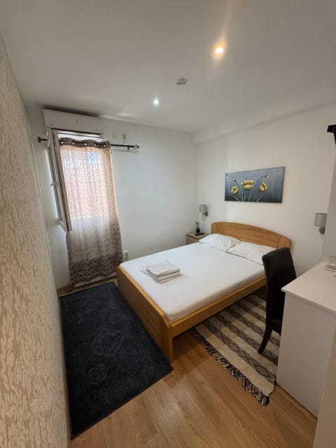 Apartments and Rooms L E F T RIVER Belgrade Bed and Breakfast in Belgrade