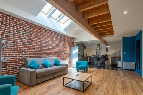 Kitchen or kitchenette, Living room, Seating area