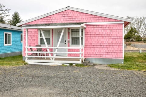 The Hawaiian Cottage 2-Bed by the Sea w fireplace House in Grayland