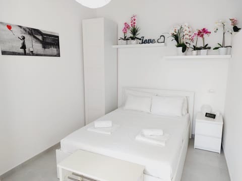 Bed, Bedroom, wardrobe