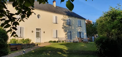 Chb double avec baignoire Bed and Breakfast in Le Mans