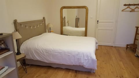 Chb double avec baignoire Bed and Breakfast in Le Mans