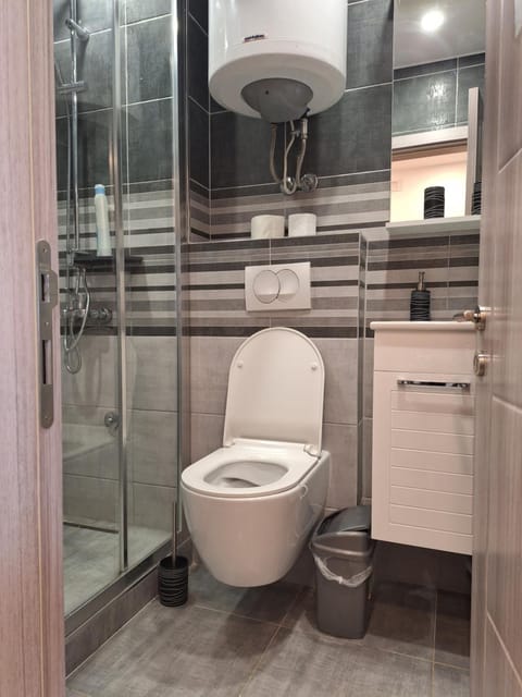 Shower, Toilet, Bathroom