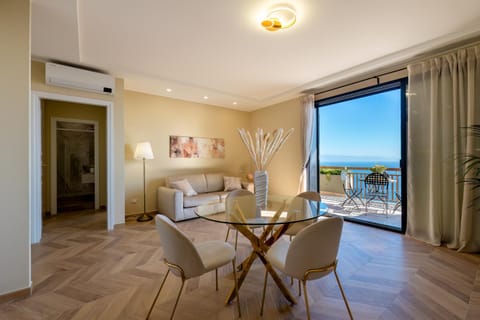 Natural landscape, View (from property/room), Balcony/Terrace, Living room, Dining area, Sea view