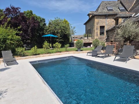 Pool view, Swimming pool, sunbed