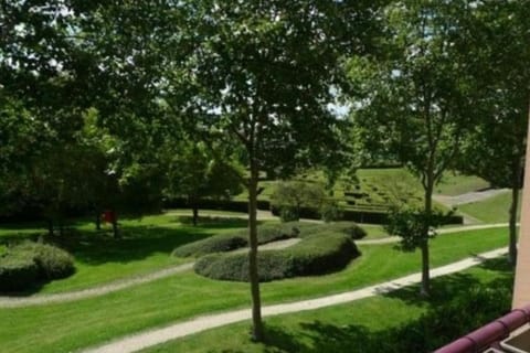 F3 avec balcon 5 min gare SQY et Parking gratuit Apartment in Montigny-le-Bretonneux