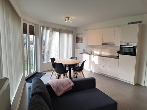 Dining area, kitchen