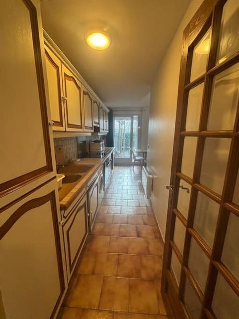 F2 avec Terrasse, Parking gratuit Apartment in Montigny-le-Bretonneux