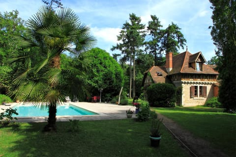 Natural landscape, Garden, Garden view, Pool view, Swimming pool