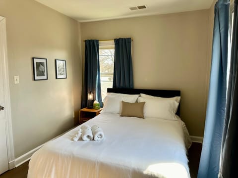 Spring Street Suites Apartment in Evansville