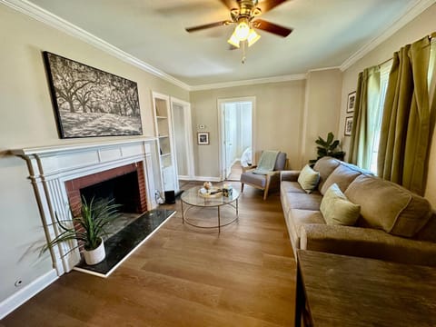 Spring Street Suites Apartment in Evansville