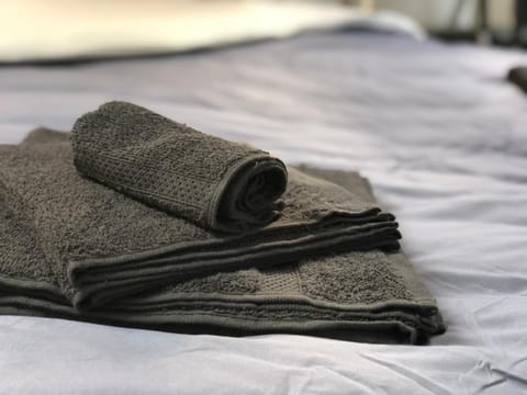 Bed, towels