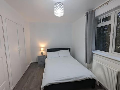 3 Bedroom Apartment Sleeps 8 Apartment in Edinburgh