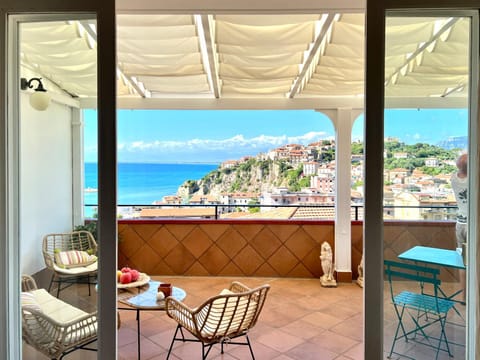 View (from property/room), Balcony/Terrace, Sea view