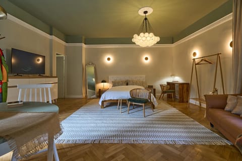 TV and multimedia, Living room, Dining area, Bedroom