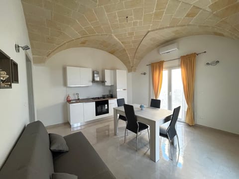 Kitchen or kitchenette, Living room, Dining area, pet friendly, stove