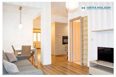 TV and multimedia, Kitchen or kitchenette, Living room, Seating area