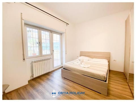 Bed, Bedroom, towels, air conditioner