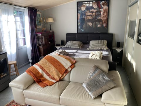 Seating area, Bedroom