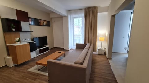 Communal lounge/ TV room, TV and multimedia, Kitchen or kitchenette, Living room, Evening entertainment, Bedroom