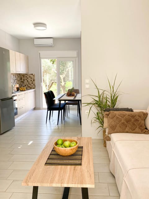 Communal lounge/ TV room, Kitchen or kitchenette