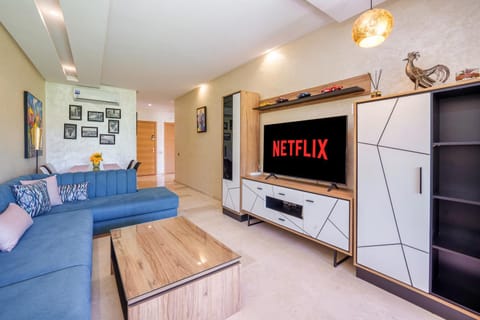 Communal lounge/ TV room, TV and multimedia, Living room, Seating area, Evening entertainment