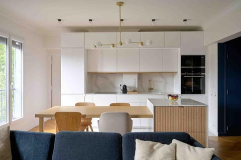 Marais - Parents Suite & Kids Room with Park View Apartment in Paris