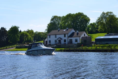 Corrigans Shore House Bed and Breakfast in Leitrim, Co. Leitrim, Ireland