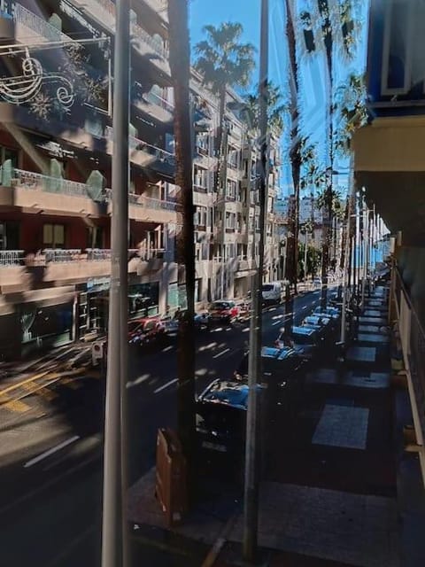 Superbe appartement Juan-les-Pins 200m des plages Apartment in Antibes