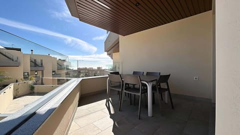 Day, Balcony/Terrace, Dining area