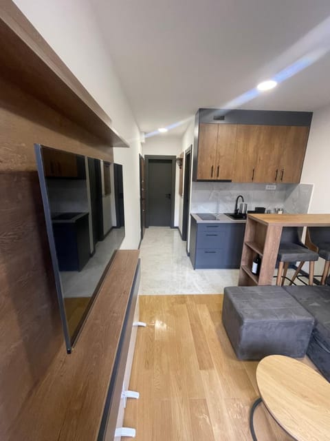 TV and multimedia, Kitchen or kitchenette, Seating area