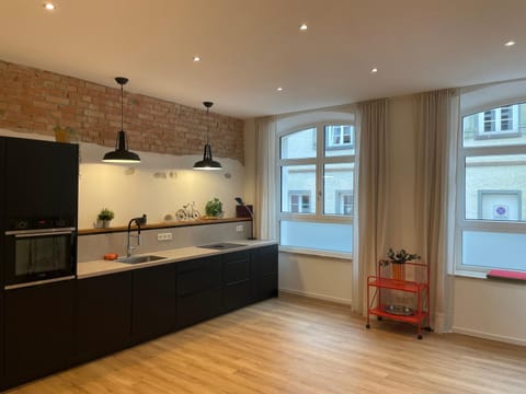Kitchen or kitchenette, dishwasher, pet friendly, stove