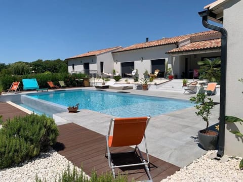 Magnifique villa avec piscine Mt Ventoux Provence Villa in Carpentras
