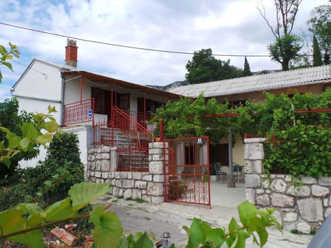 Property building, Facade/entrance, Summer