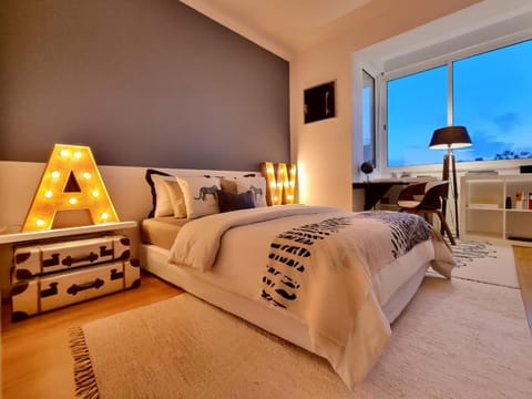 Bedroom, air conditioner