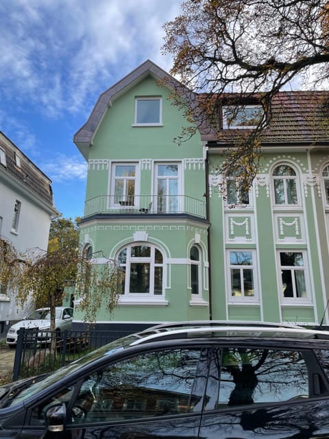 Property building, Day, Location, Parking