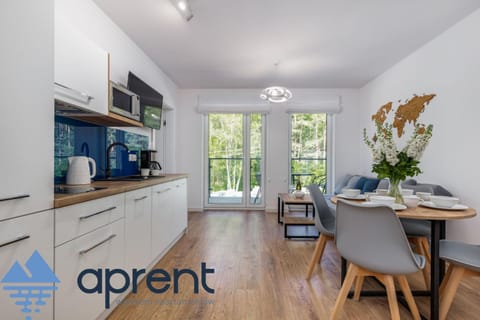 Coffee/tea facilities, View (from property/room), Kitchen or kitchenette, Living room, Dining area, stove